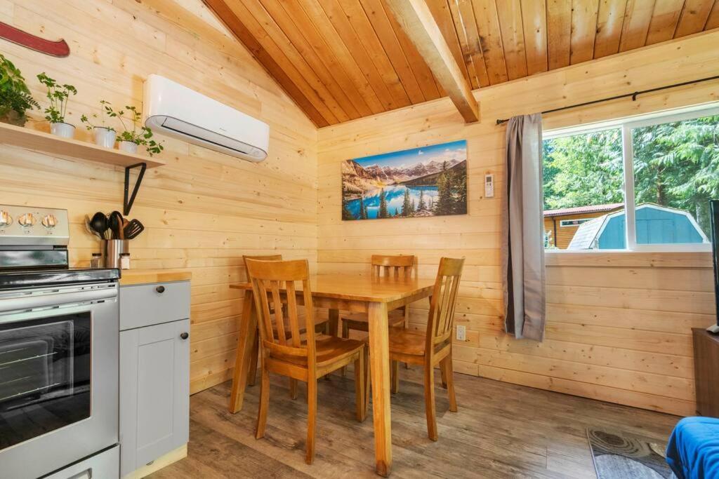 Holiday home Cozy Cedar Steps Away From Mt. Rainier Ashford